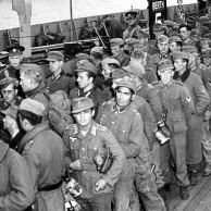 Soldados rumando para Inglaterra. Espantados com o desembarque avassalador dos Aliados