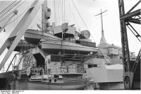 Porto do motor lado lançamentos de navio de guerra Bismarck, 1940-1941
