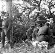 Frankreich, deutsche Soldaten bei Rast