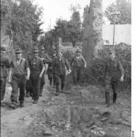Frankreich, deutsche Soldaten in Ortschaft